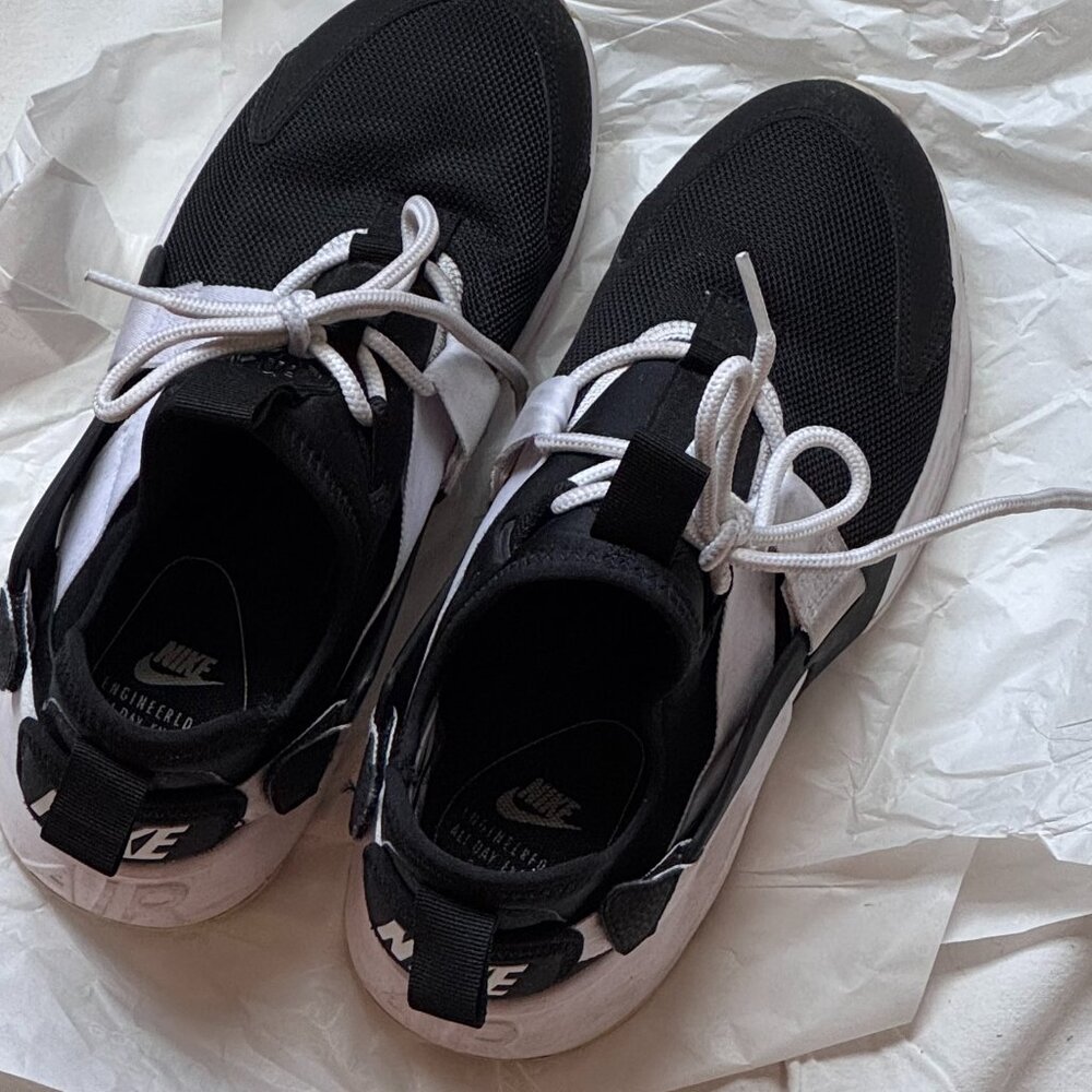 NIKE Shoes Sneakers Black White US7.5